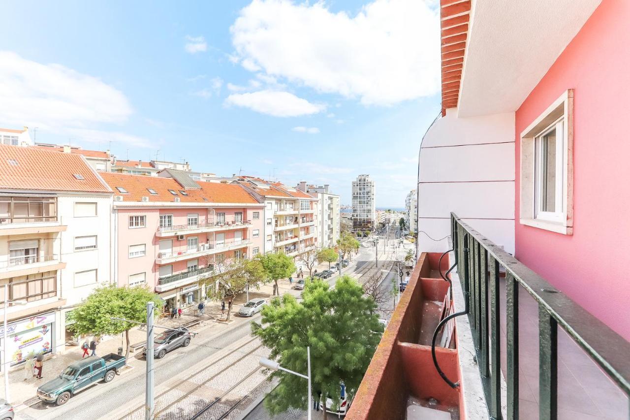 Vita Portucale ! Almada Balcony Exterior photo