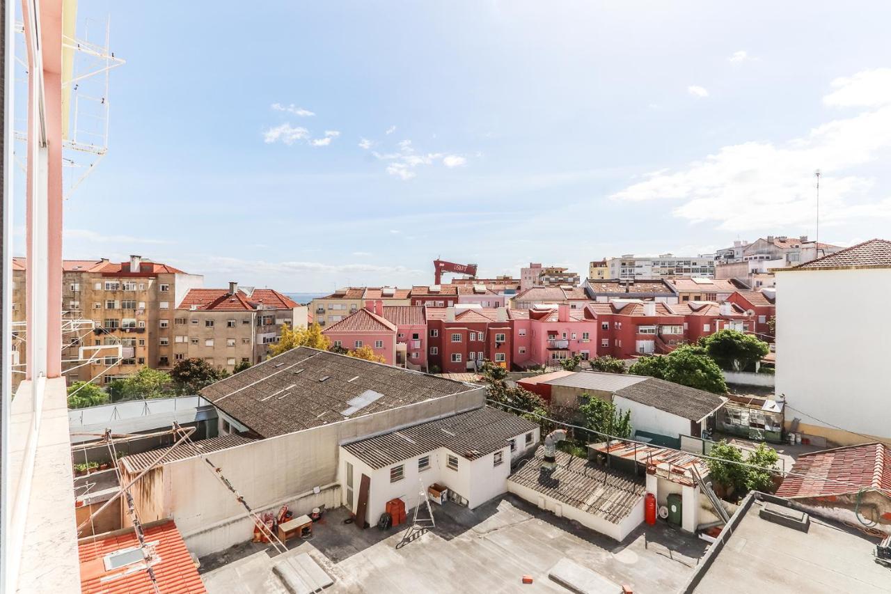 Vita Portucale ! Almada Balcony Exterior photo